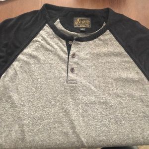 Size Large Men’s Lucky Brand t-shirt